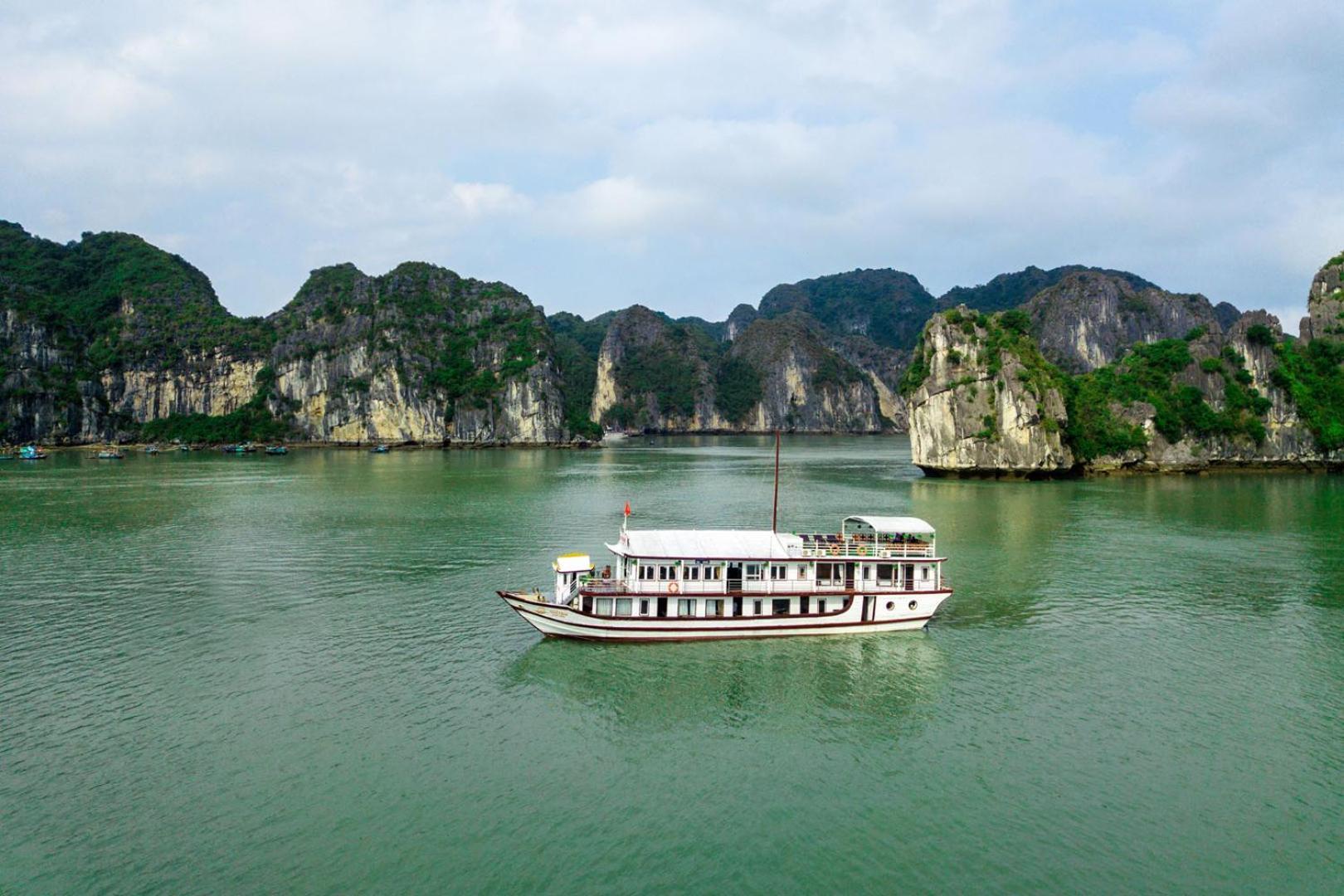 Cozy Bay Classic Cruise Ha Long Luaran gambar